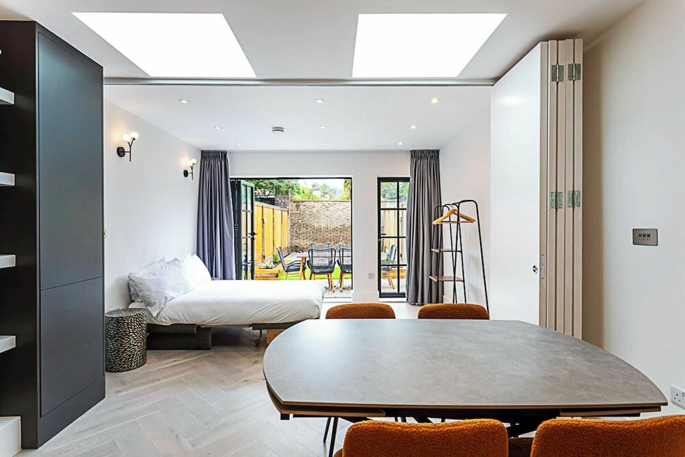 Фото Gorgeous Flat in the Heart of Acton