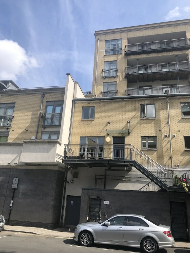 Фото Stylish Maisonette and studio in Victoria