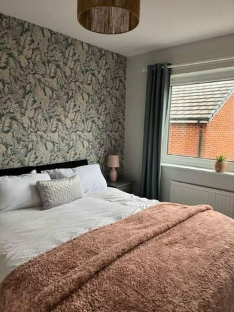 Фото Modern Cosy Home Sleeps 6 With Parking nr Preston