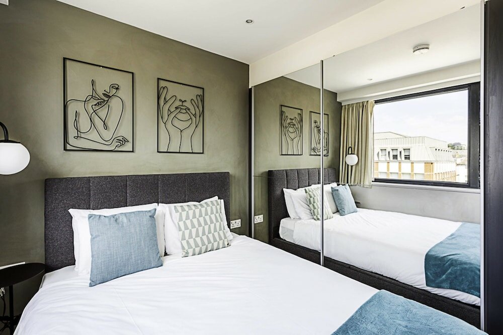 Фото 1-bed Apartment: Close to Wimbledon Station