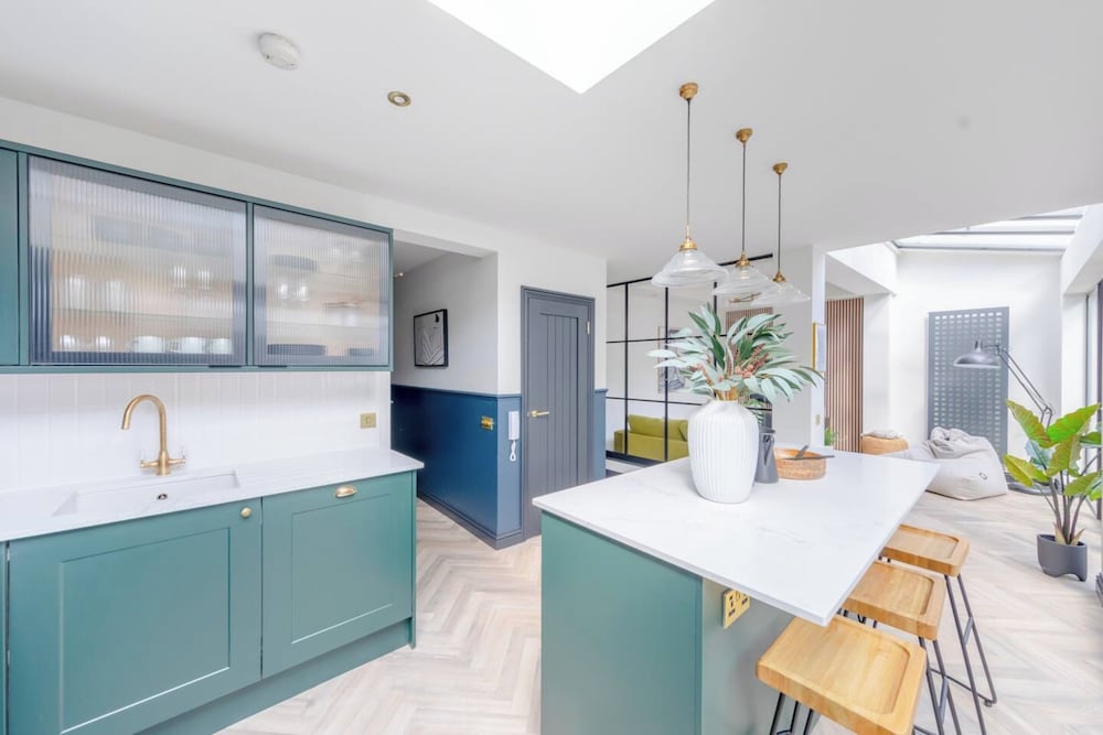 Фото Contemporary Elegance - 2bd Flat, Clapham!