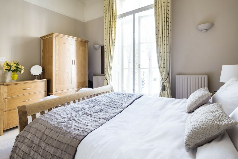 Фото Charming Victoria Home close to Buckingham Palace