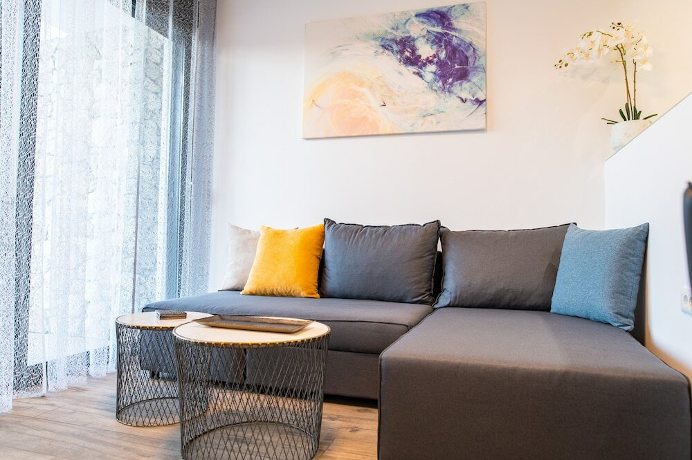 Фото Pebble Garden Orchid