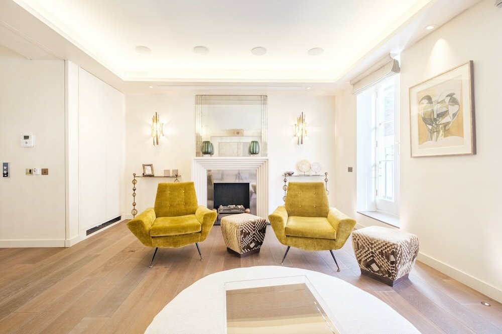 Фото Luxury Home with 3 Bed 2 Bath in London