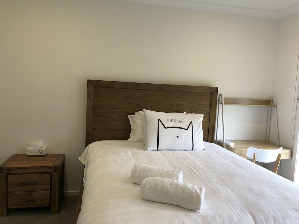 Фото Apple House Upper Point Cook