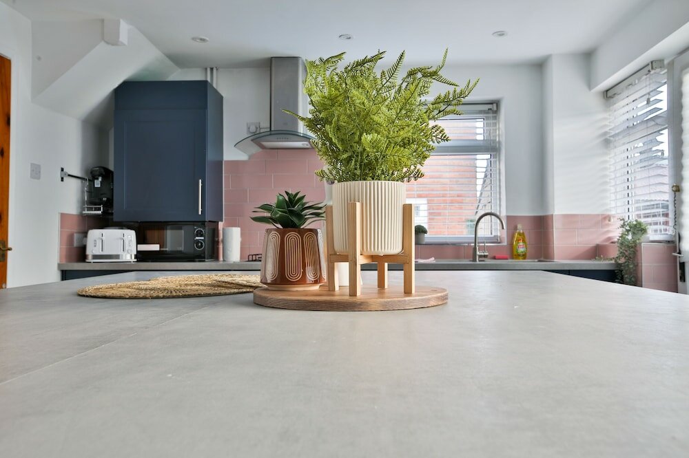 Фото Spacious 3 Bedroom House in Barry