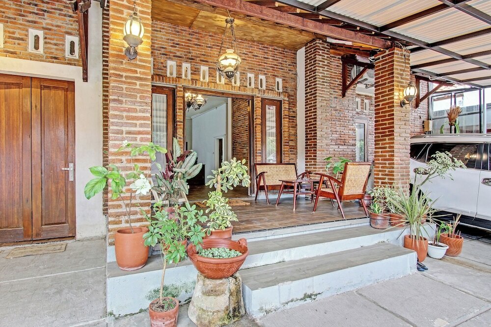 Фото Oyo 92757 Ndalem Pusponyidro Syariah