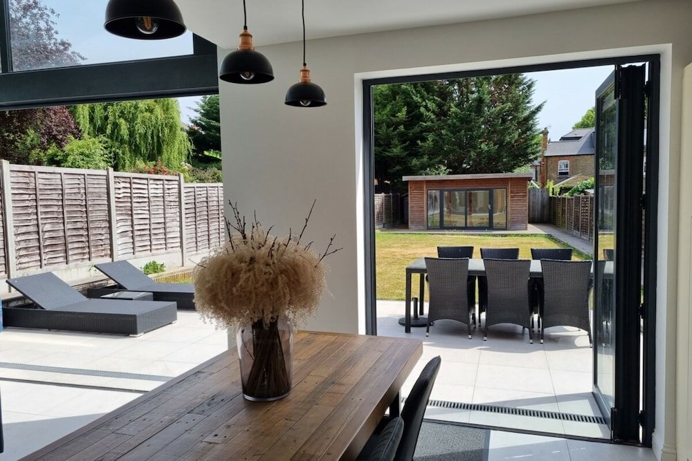 Фото Luxury 3 Bedroom Apartment With Large Garden & gym