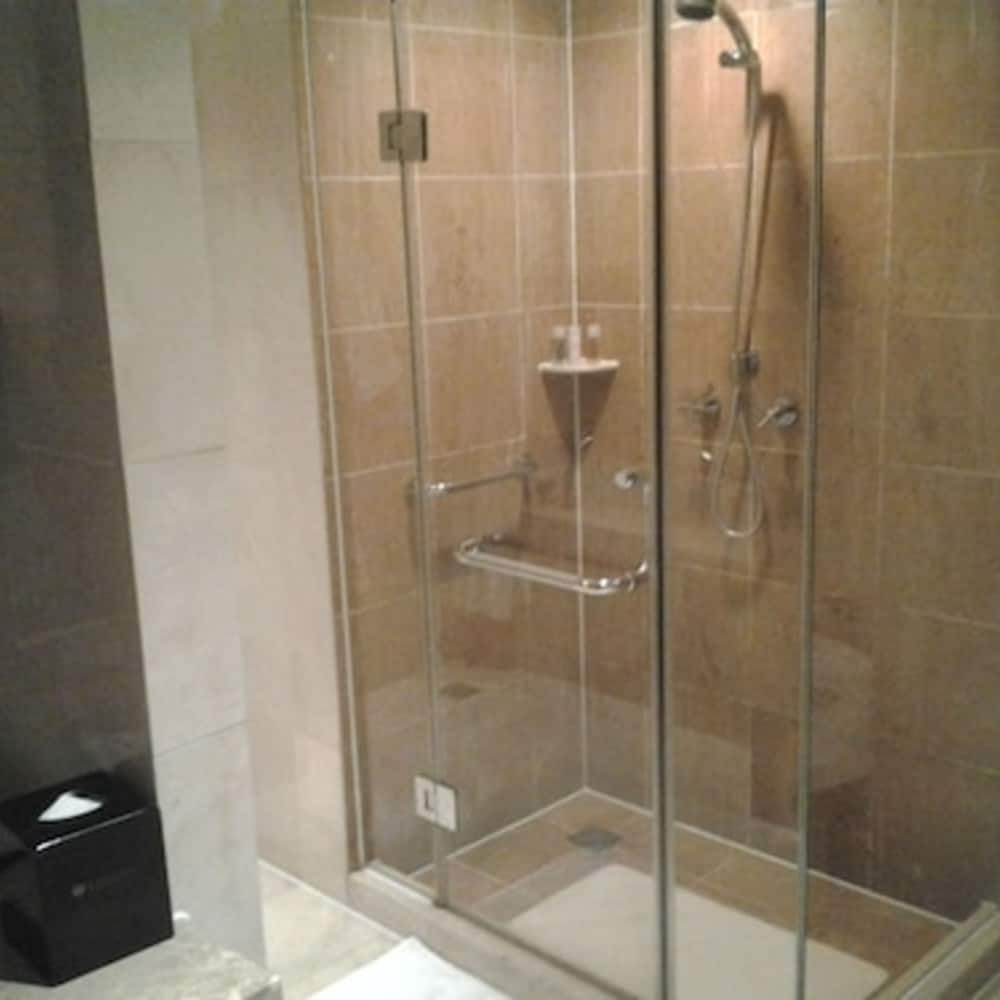 Фото Ramada Plaza Wuhan Optics Valley