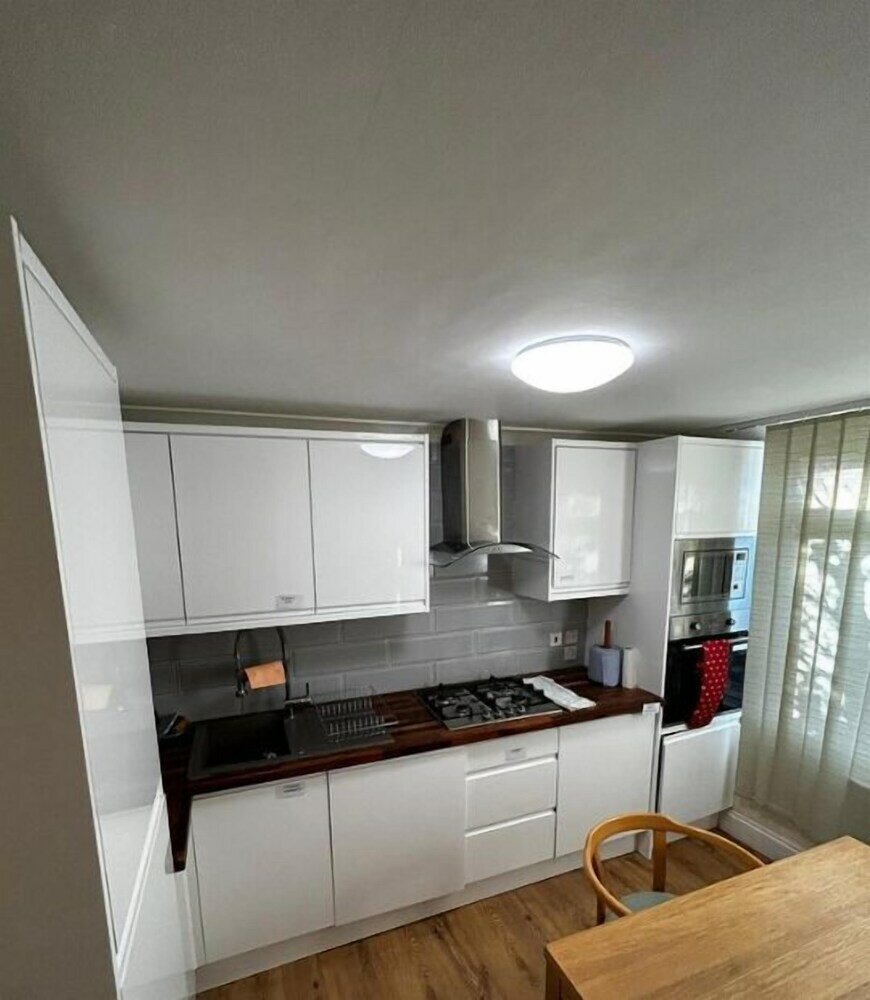 Фото Whole House Cottage with huge Garden