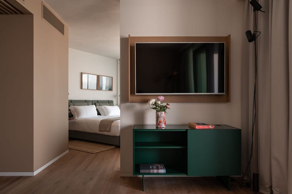 Фото Laguna Faro Suites - Adults Only & Free Beach