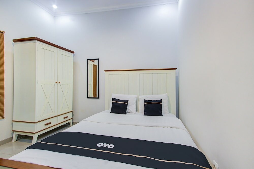 Фото Super Oyo Collection O 3280 Cendhani Raras