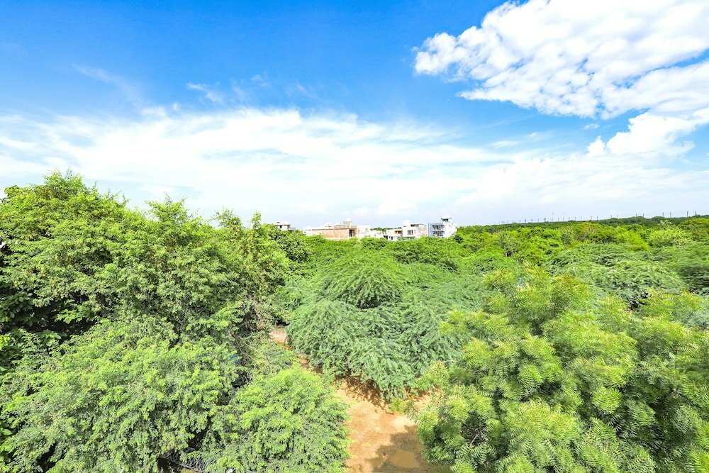 Фото Fabhotel Aravali Suites