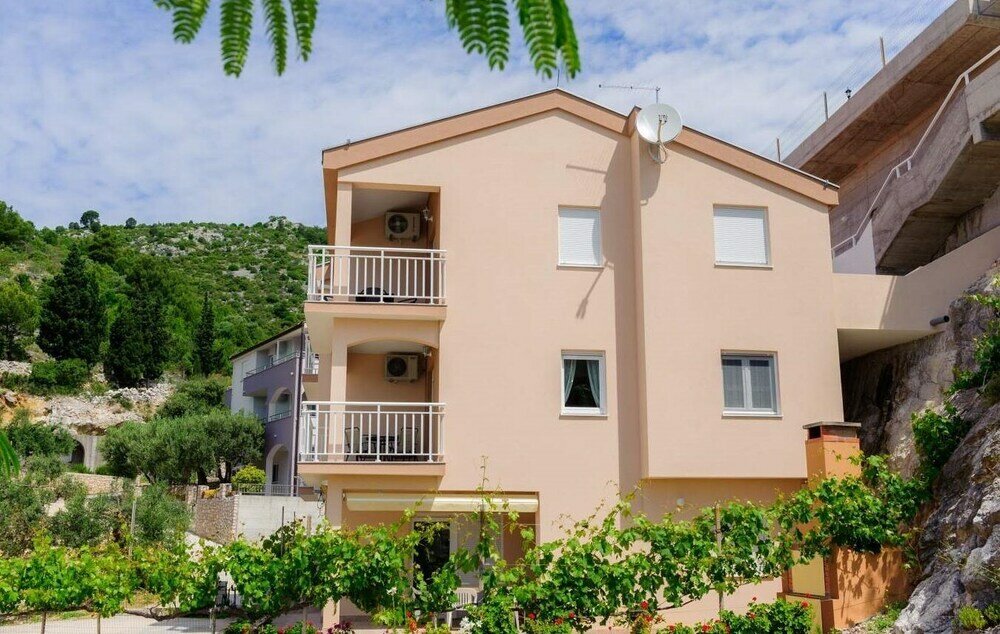 Фото Ljuba - in Center & Close to the Beach - A1