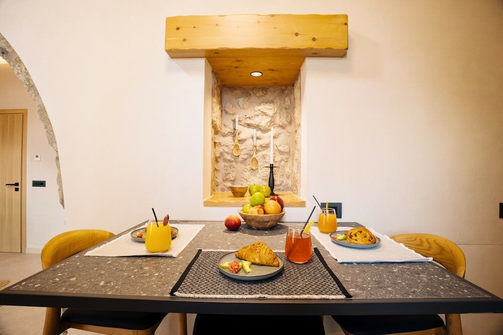 Фото Mirthea Suites