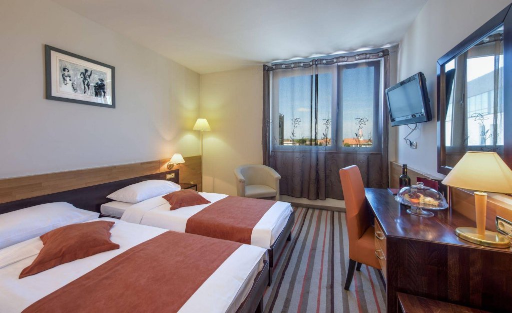 Фото Hotel Turist