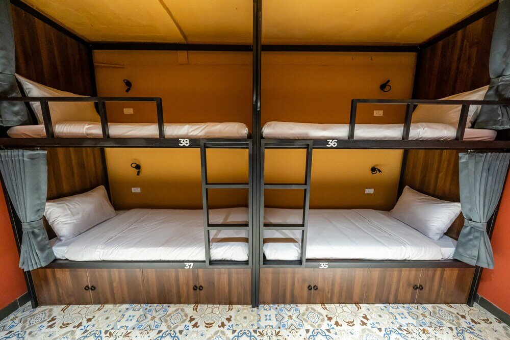 Фото Mad Monkey Hanoi - Hostel