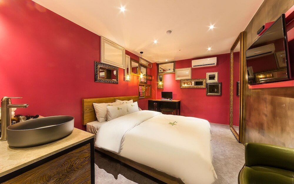 Фото Anyang Beomgye Byeol Hotel