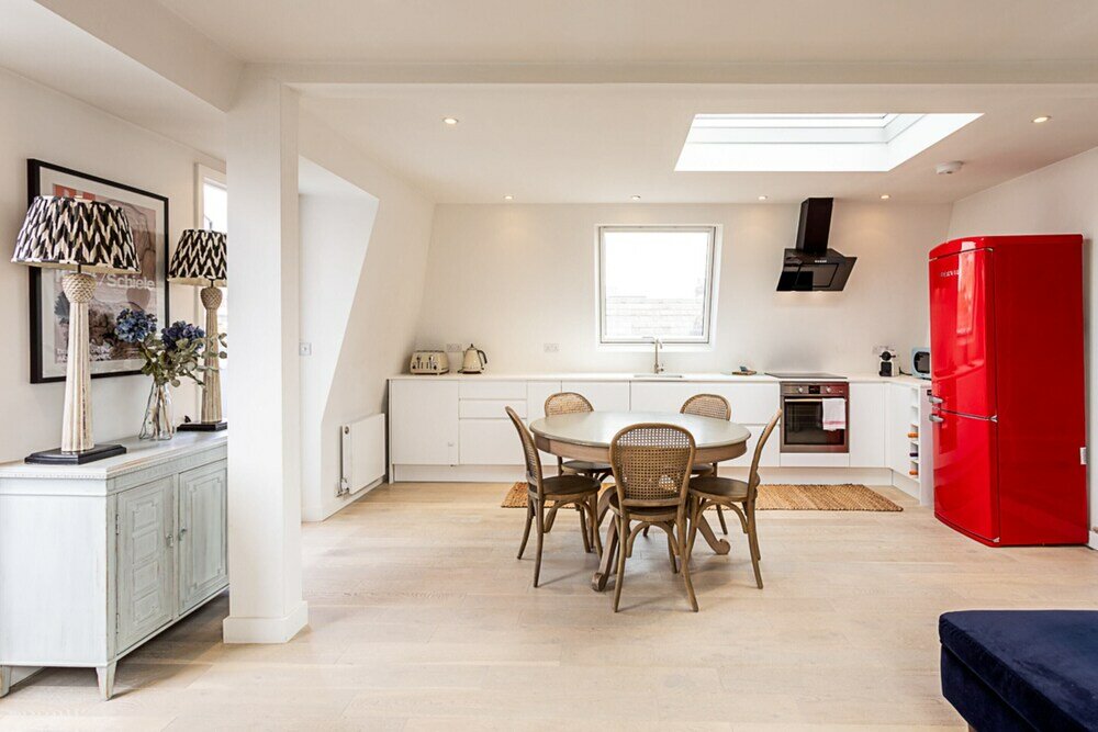 Фото Bright and Spacious Penthouse With Terrace