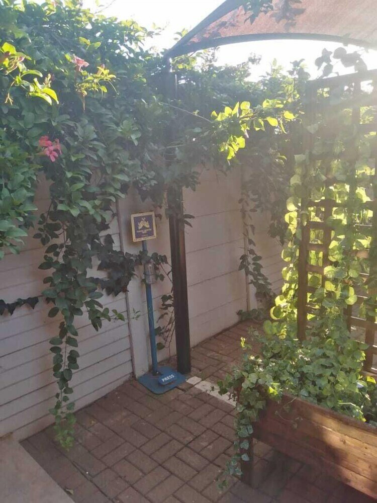 Фото Self Catering Studio Cottage