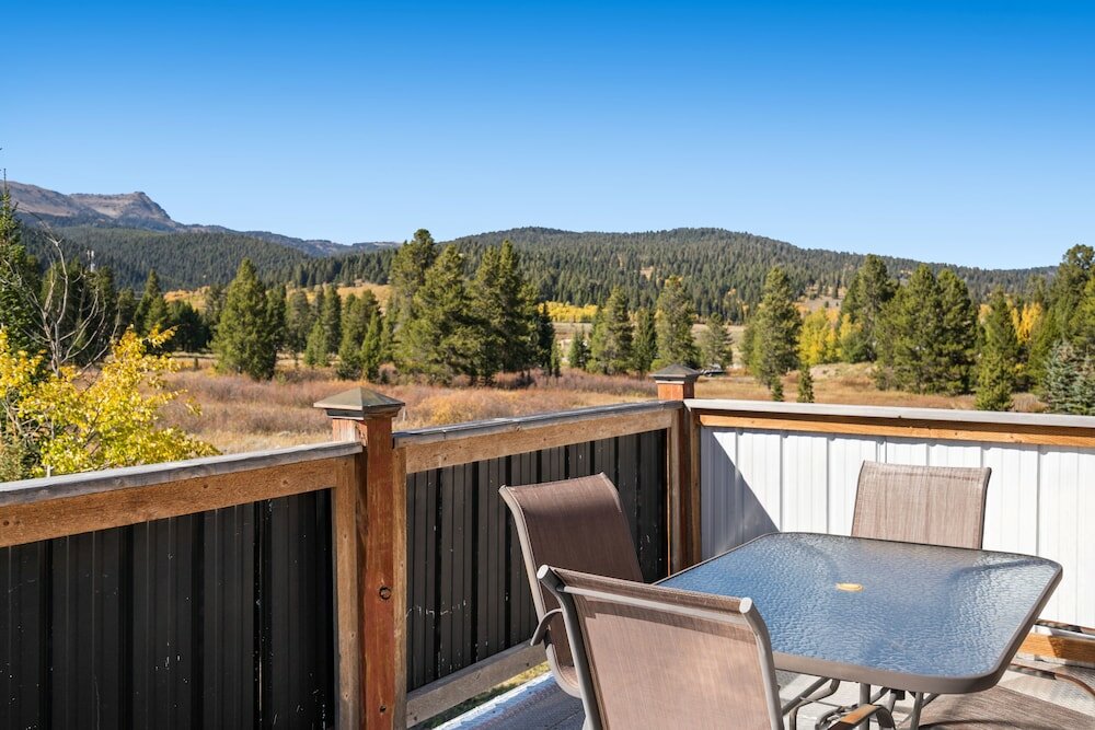 Фото The Big House at Bunk House