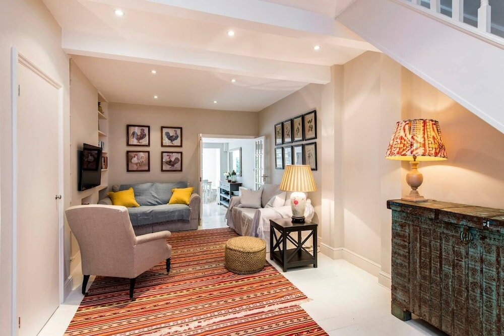 Фото Delightful 2-bed Home, Fulham