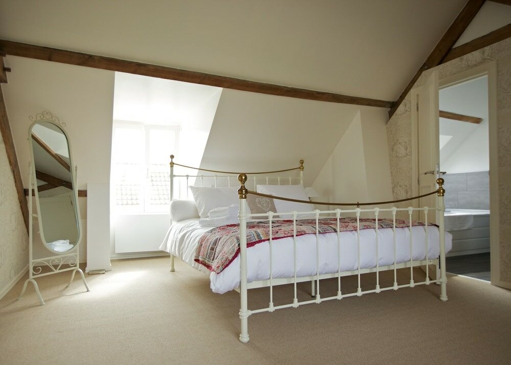 Фото The Townhouse Bed & Breakfast