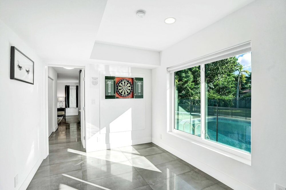 Фото Gorgeous 5br Home with Heated Pool