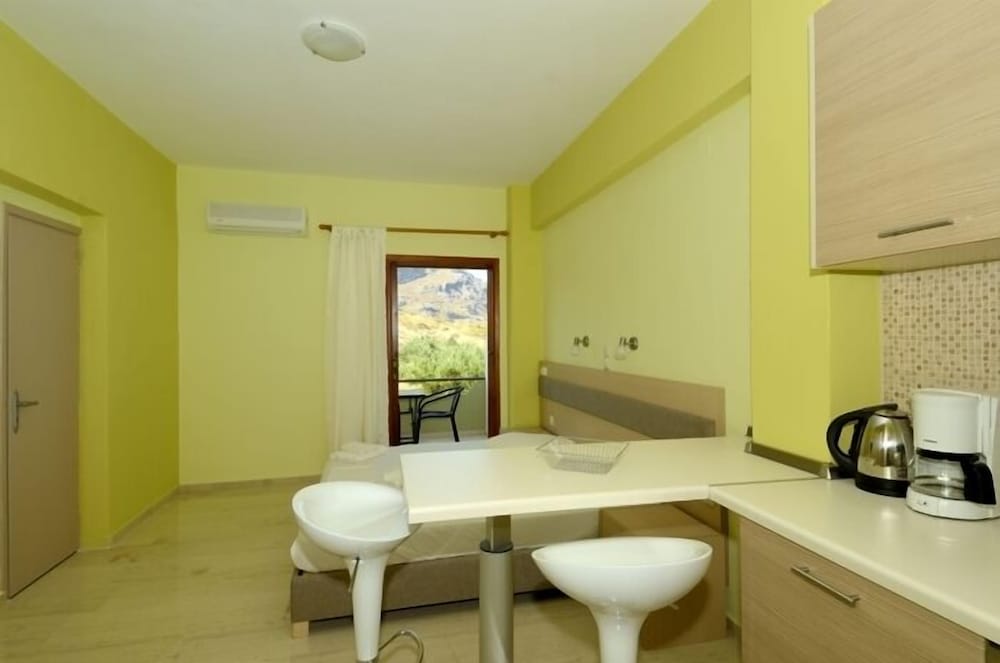 Фото Albatros Studios & Apartments