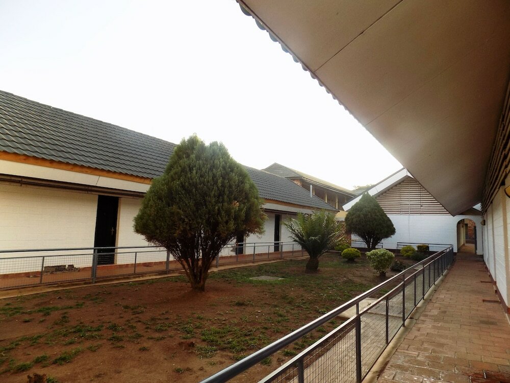 Фото Soroti Hotel