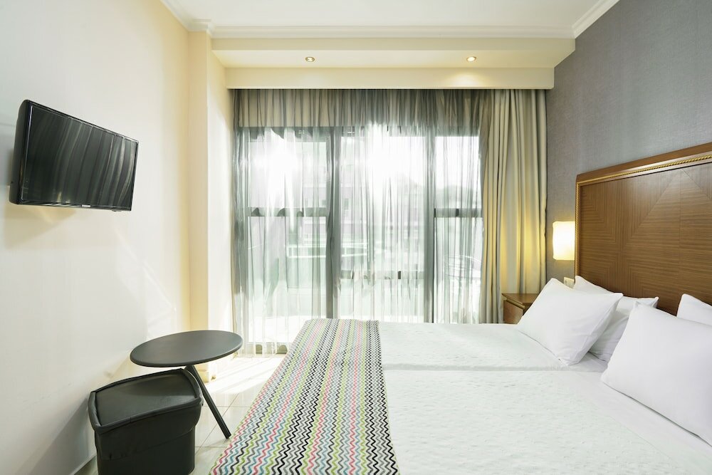 Фото Hotel Mediterranean Resort