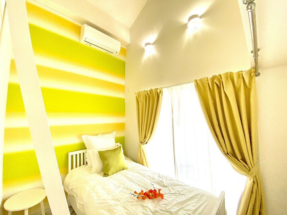 Фото Chatan Tall House