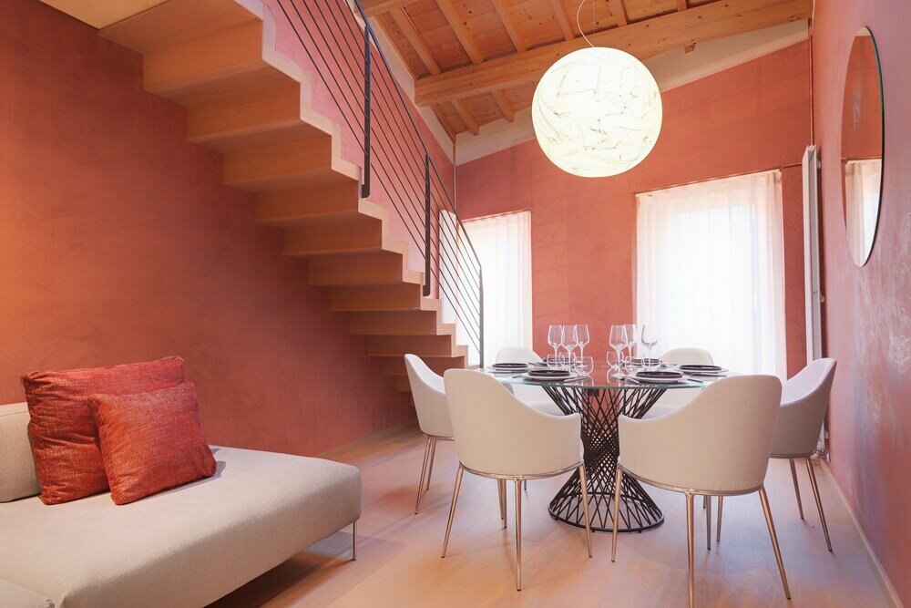 Фото 1881 Luxury Suites