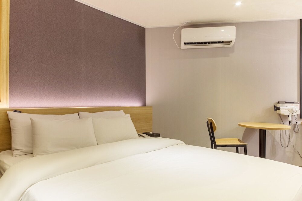 Фото Bucheon Boutique Hotel 375