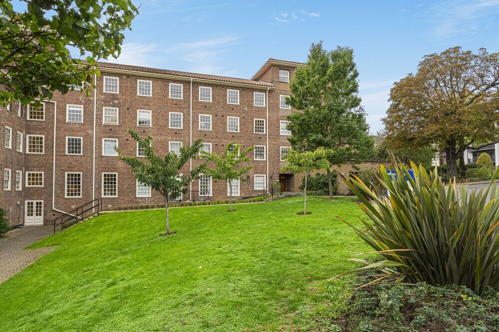 Фото Peaceful Putney Apartment by Underthedoormat