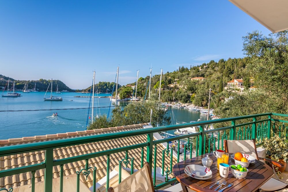 Фото Lakka Seaview Apartments by Konnect