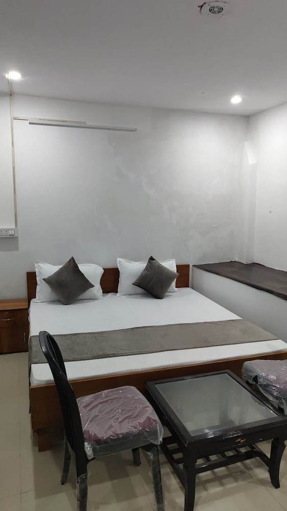 Фото Goroomgo Komfy Stayz Dehradun