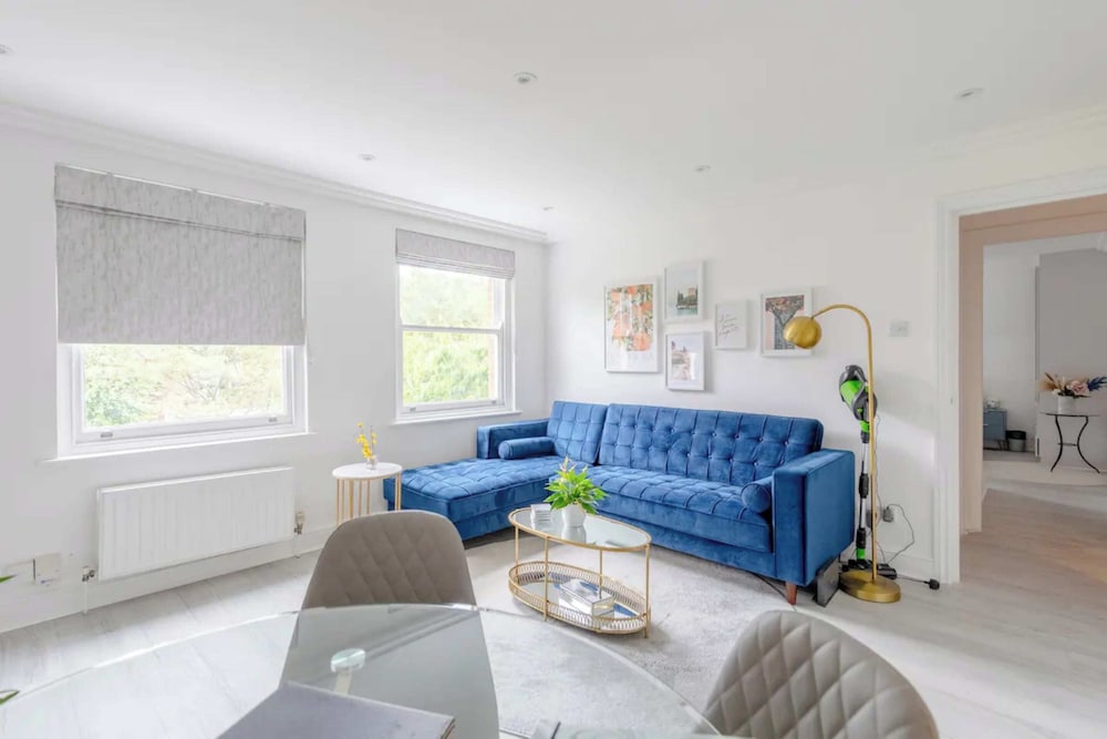 Фото Chic & Peaceful 2bd Flat - Hampstead