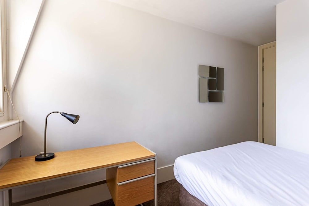 Фото Holborn Flat With Green Views