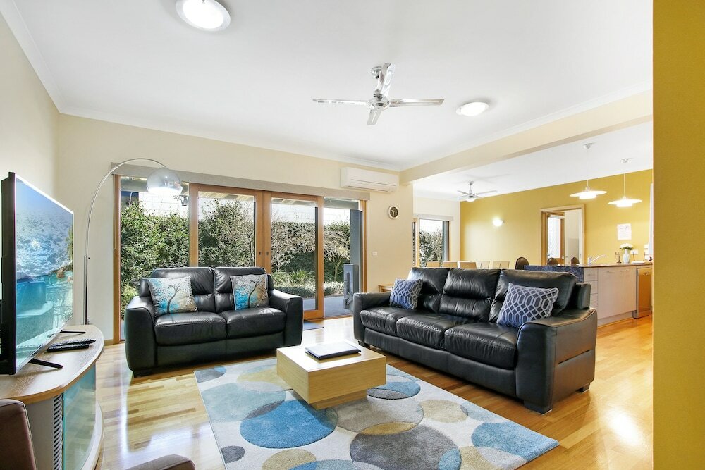 Фото Apartments on Church - Unit 7