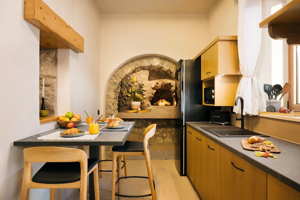 Фото Mirthea Suites