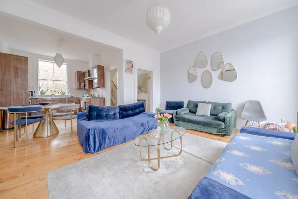 Фото Beautiful and Central 3 Bedroom Retreat in Angel