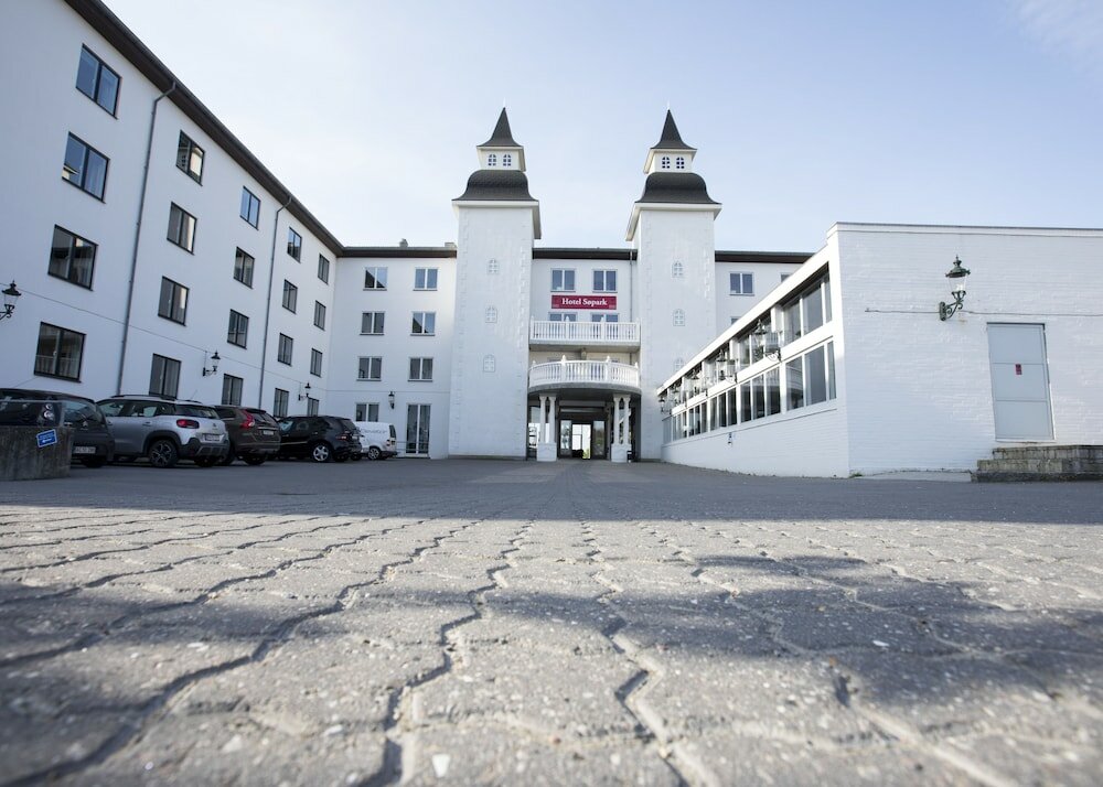 Фото отеля 1