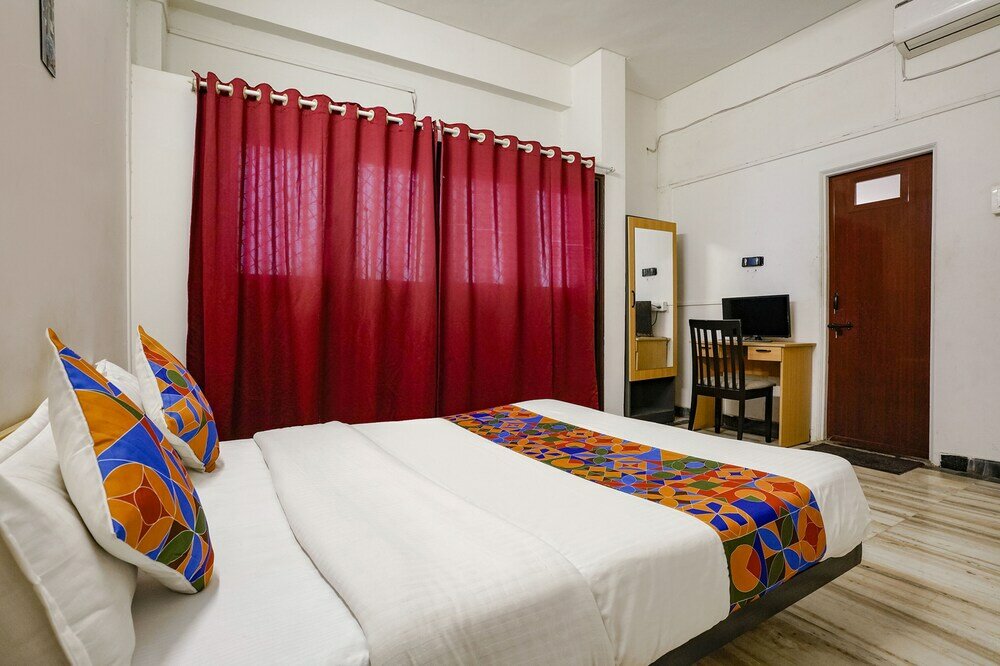 Фото Fabhotel Saubhagya Inn