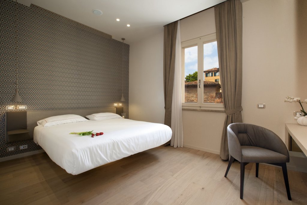 Фото Oriana Suites Verona