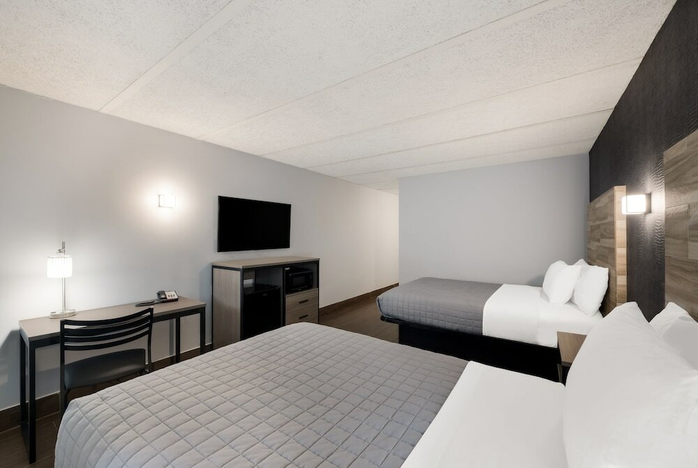 Фото Essence Express Wayne