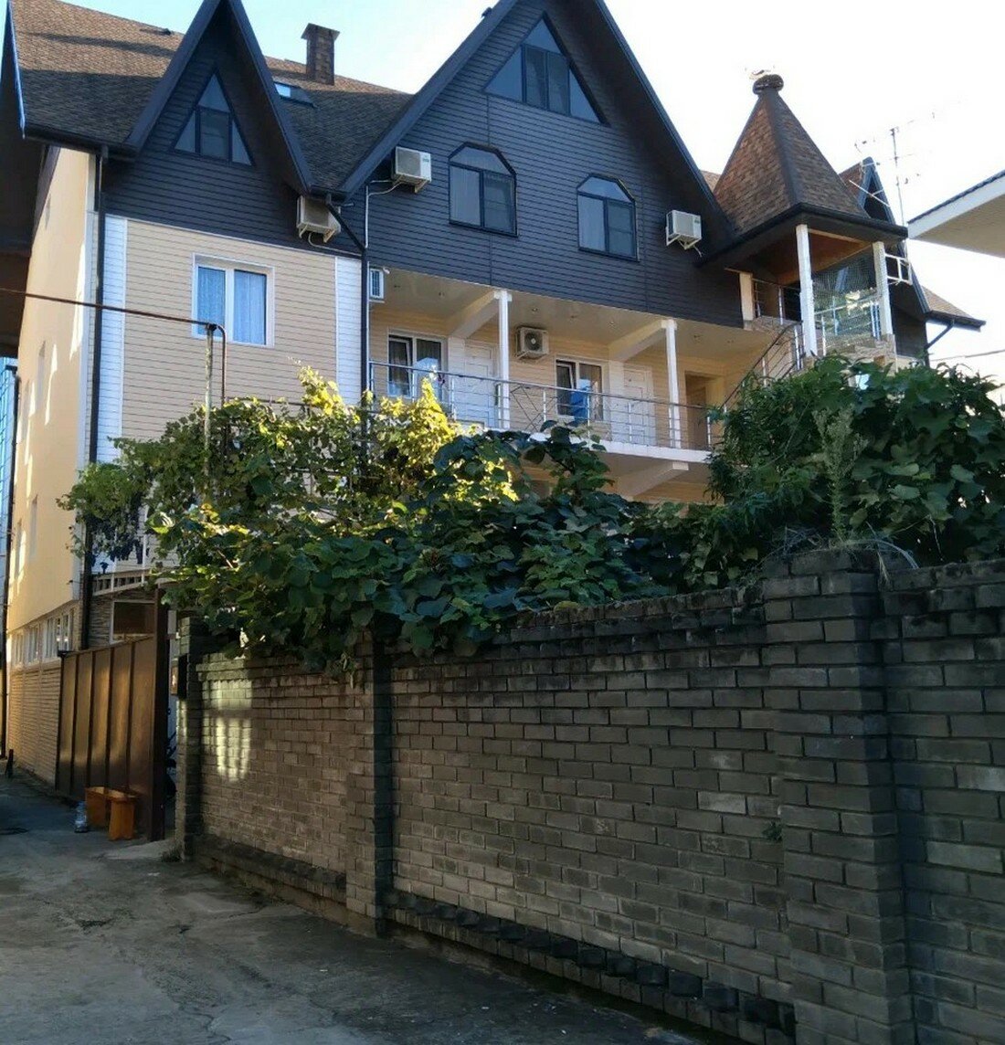 Фото отеля 2