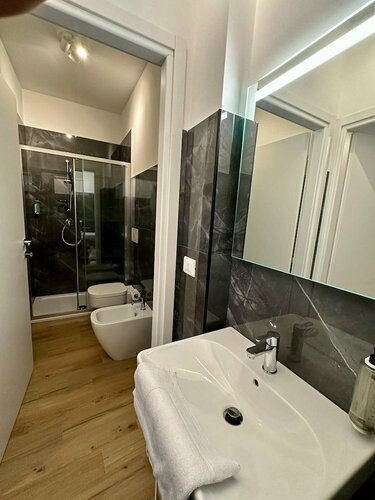 Гостиница Hh Hermoso Housing Asti в Асти