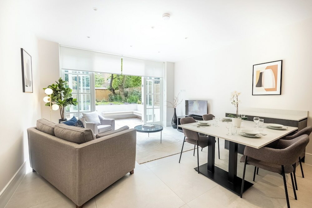 Фото Hungerford Rd Apts near stations by Sojo