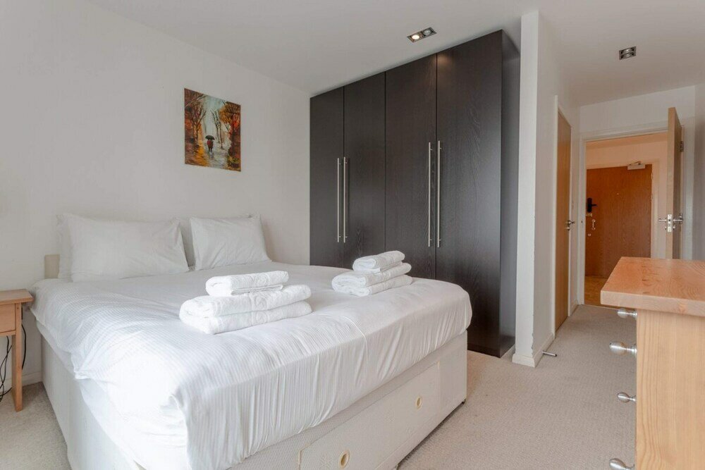 Фото Fantastic 2 Bedroom near Canary Wharf
